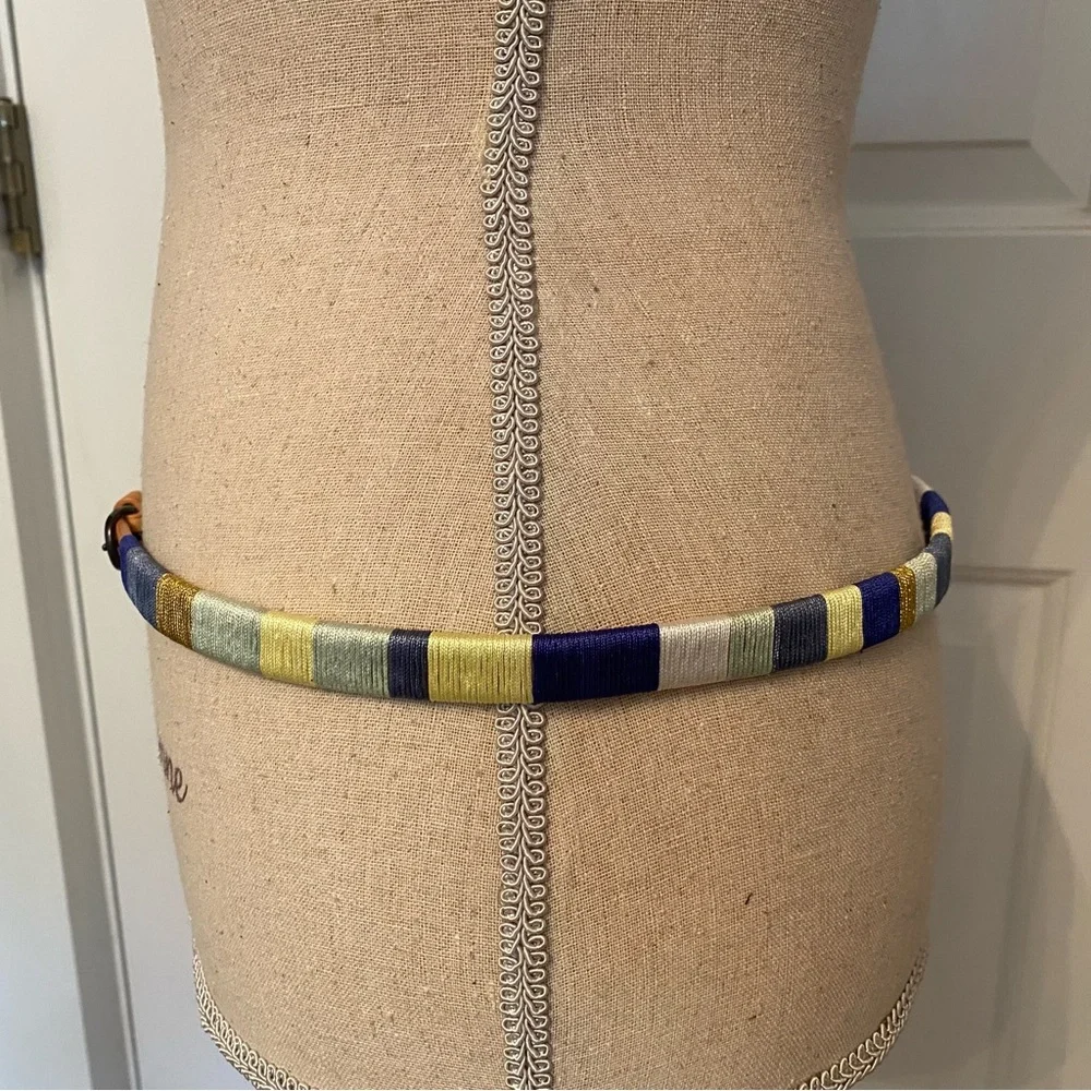 J. CREW BELT SKINNY TAN LEATHER MULTI COLOR WHITE BLUE GREEN THREAD WRAP SIZE L